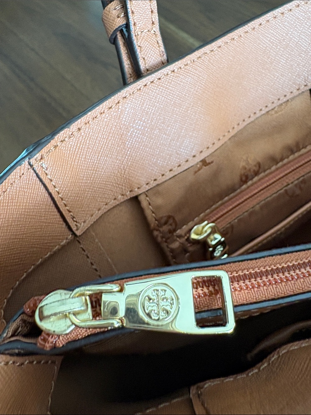 Tory Burch York Buckle Tote - Picture 12 of 16